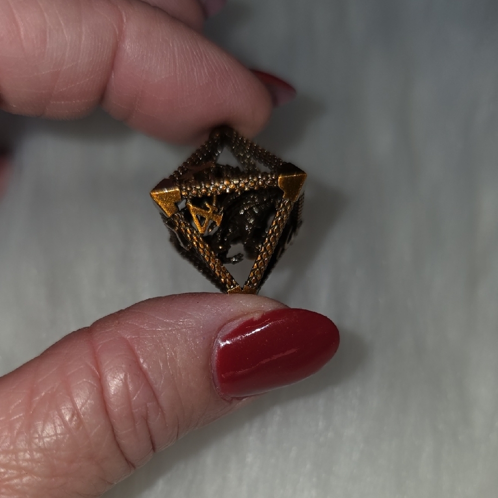 Black and Gold Flying Dragon DnD Dice Set - Picture 2 of 3